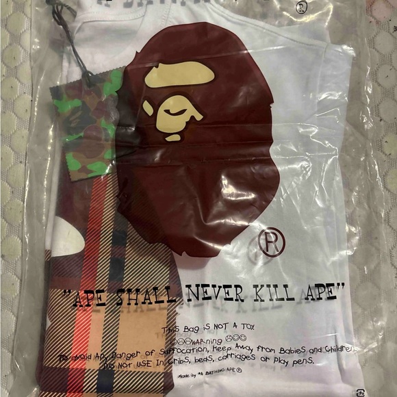 Bape x Burberry collab t-shirt - Picture 2 of 4